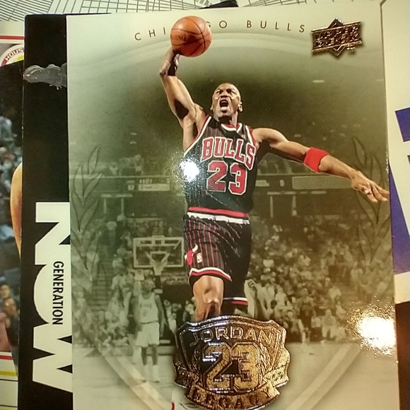 Micheal Jordon UPPER DECK basketball card - Picture 3 of 6